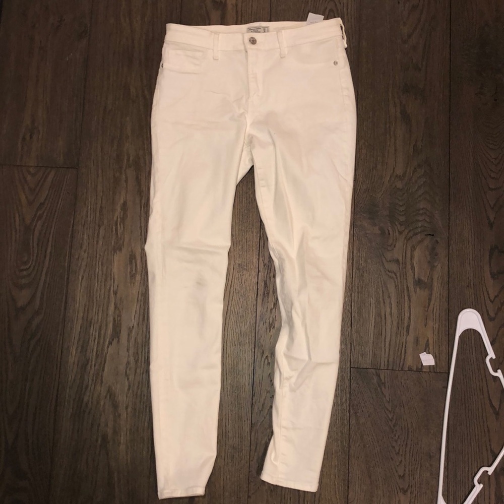 White high waisted skinny jeans